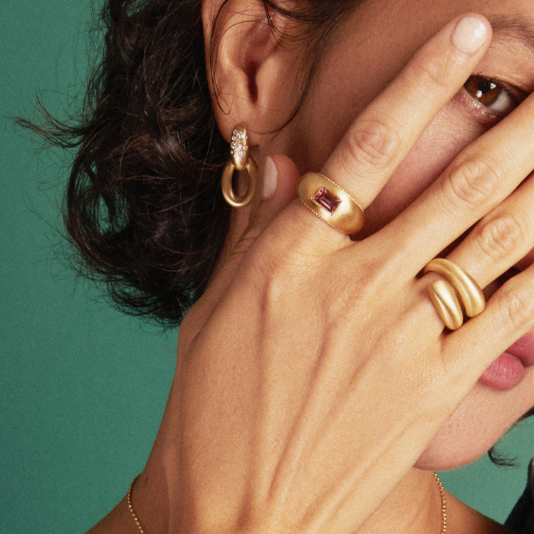 Infinity 18k Gold Bubble Ring With Pink Tourmaline Elizabeth Moore